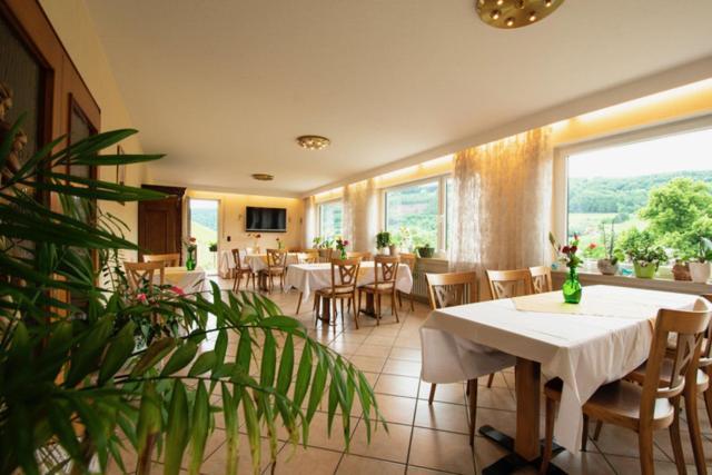 Wein Und Gastehaus Marlene Pohl Otel Kinheim Dış mekan fotoğraf
